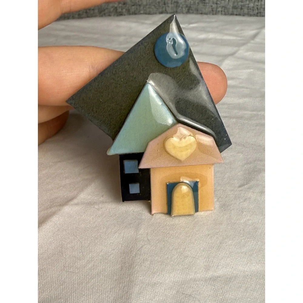 House Pins by Lucinda Brooch Pin Moon Home Heart Pink Blue‎ Green Retro 80s/90s